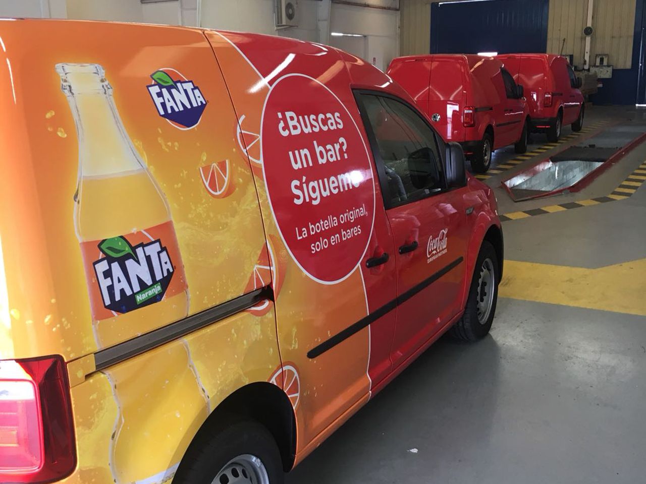 Rotulación para flota de vehículos de empresa para Coca-Cola